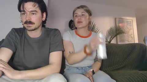 Strait n Narrow online show from April 20, 2:03 am