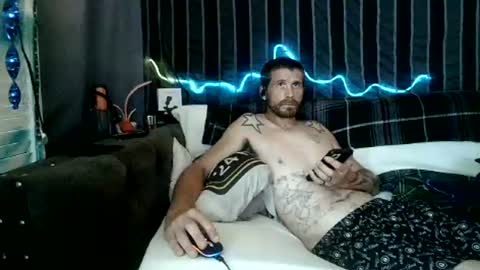 straitpipermann22 online show from June 19, 6:47 pm