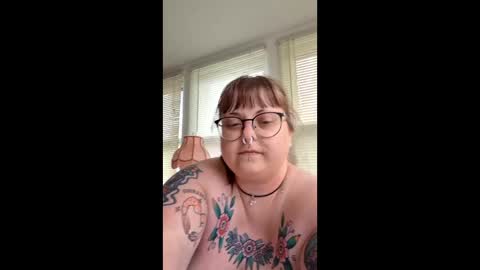 strawbabybun777 online show from May 24, 2:12 pm