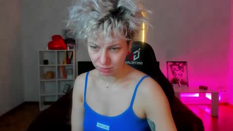 stripp_dancer online show from March 3, 7:37 am