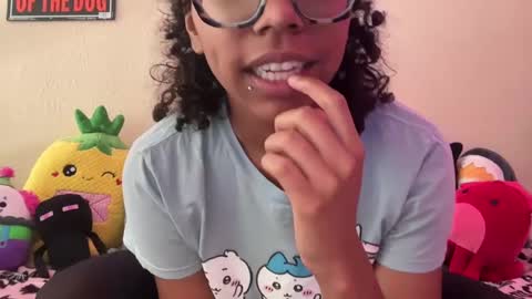 strrwberry online show from September 22, 5:28 pm