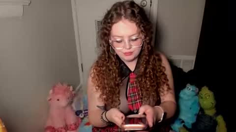 Snapshot of strwbby chatting on November 1, 3:18 am Strwbby online show from November 1, 3:18 am