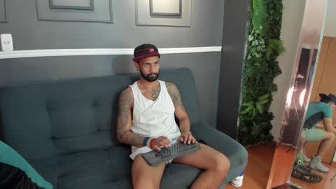 STUD HUNK LATIN online show from February 13, 1:29 am