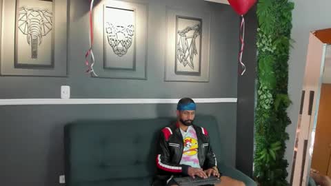 STUD HUNK LATIN online show from February 24, 9:31 pm