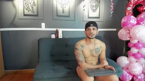 STUD HUNK LATIN online show from February 15, 12:37 am