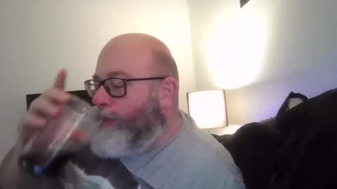 Snapshot of stylesback chatting on October 31, 12:44 am Stylesback online show from October 31, 12:44 am