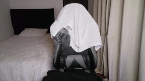 stylish man online show from April 13, 12:31 pm