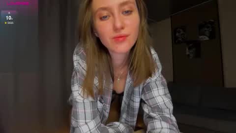 LINA online show from December 19, 3:57 am