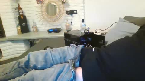 submissivguy online show from December 17, 8:21 pm