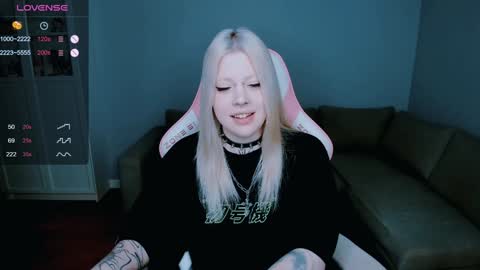 Snapshot of succubus_leslie chatting on December 11, 11:08 am succubus_leslie online show from December 11, 11:08 am