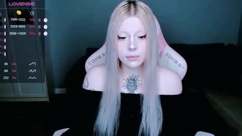 Snapshot of succubus_leslie chatting on September 27, 12:19 am succubus_leslie online show from September 27, 12:19 am