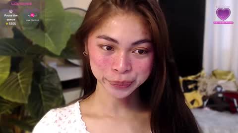 Snapshot of suckablechick chatting on February 16, 1:25 am Marry online show from February 16, 1:25 am