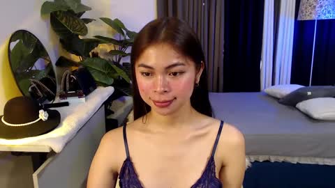 Snapshot of suckablechick chatting on January 28, 1:29 am Marry online show from January 28, 1:29 am