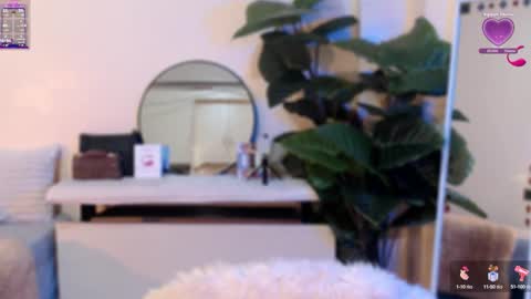 Snapshot of suckablechick chatting on January 29, 2:32 pm Marry online show from January 29, 2:32 pm