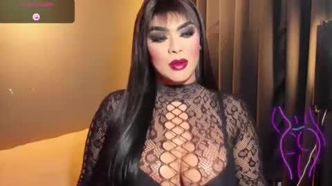 Snapshot of suckablecockoffreya chatting on October 18, 6:45 pm JADE ELYSE online show from October 18, 6:45 pm