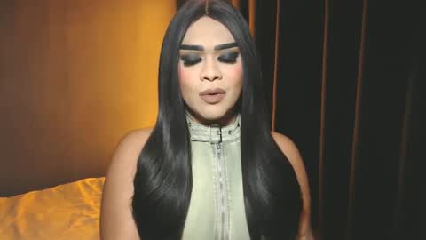 Snapshot of suckablecockoffreya chatting on December 28, 12:13 pm JADE ELYSE online show from December 28, 12:13 pm