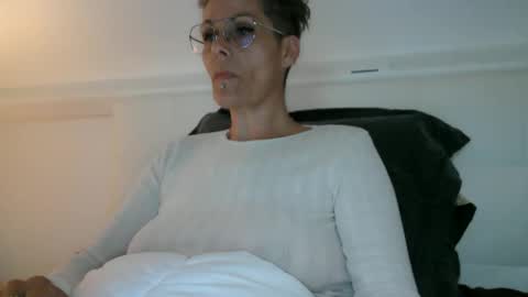 sucrette5629 online show from May 13, 12:59 pm