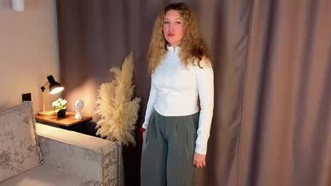 Sue online show from November 18, 1:14 pm