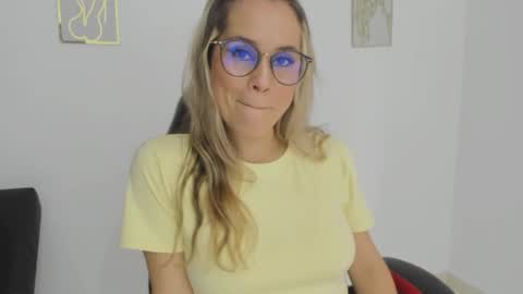 sugar_milff online show from September 18, 1:48 pm