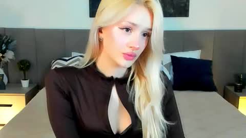 sugarwhisper online show from March 17, 5:40 pm