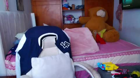 Snapshot of suggarbaby1 chatting on February 9, 10:11 pm Cami   Back in 2 hours online show from February 9, 10:11 pm