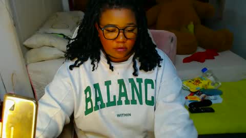 Snapshot of suggarbaby1 chatting on December 26, 5:37 am Cami   Back in 2 hours online show from December 26, 5:37 am