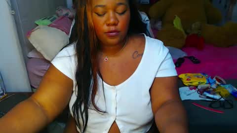 Snapshot of suggarbaby1 chatting on February 24, 9:21 am Cami   Back in 2 hours online show from February 24, 9:21 am