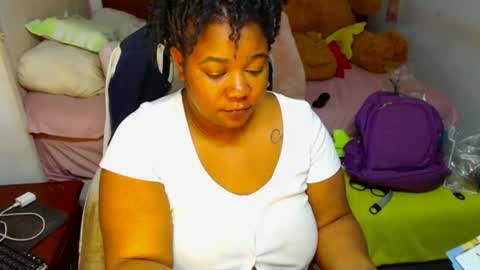 Snapshot of suggarbaby1 chatting on December 8, 6:22 am Cami   Back in 2 hours online show from December 8, 6:22 am