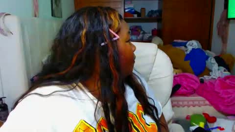 Snapshot of suggarbaby1 chatting on February 9, 5:19 am Cami   Back in 2 hours online show from February 9, 5:19 am