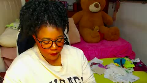 Snapshot of suggarbaby1 chatting on December 10, 6:11 am Cami   Back in 2 hours online show from December 10, 6:11 am