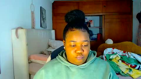 Snapshot of suggarbaby1 chatting on October 9, 3:56 am Cami   Back in 2 hours online show from October 9, 3:56 am