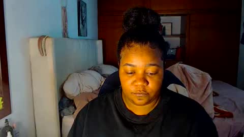 Snapshot of suggarbaby1 chatting on October 20, 4:39 am Cami   Back in 2 hours online show from October 20, 4:39 am