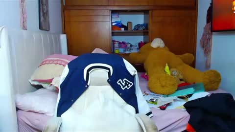 Snapshot of suggarbaby1 chatting on February 20, 7:12 am Cami   Back in 2 hours online show from February 20, 7:12 am