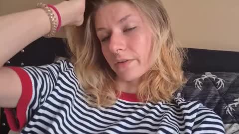 Ophelia online show from October 29, 8:42 pm