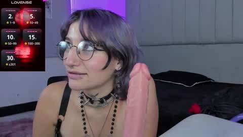    online show from February 17, 3:33 pm