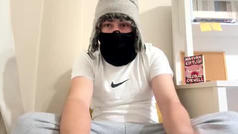 Snapshot of sullyniko chatting on October 18, 9:52 pm Niko online show from October 18, 9:52 pm