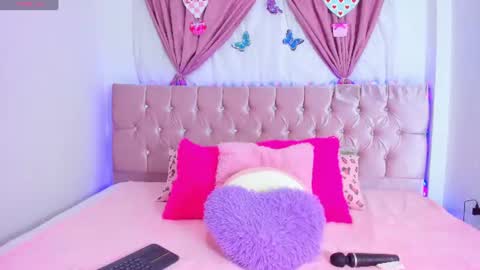 summer_girls01 online show from July 10, 2:49 am