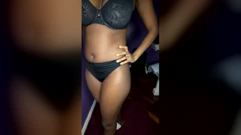 summerbody00 online show from May 7, 8:48 pm