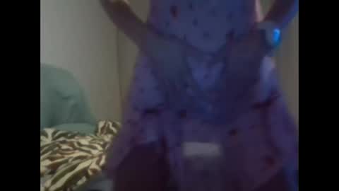 suni online show from March 7, 5:06 pm