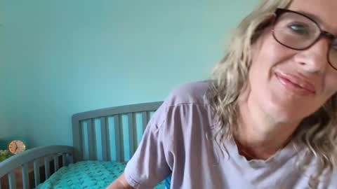 sunniemilf online show from December 15, 12:45 pm