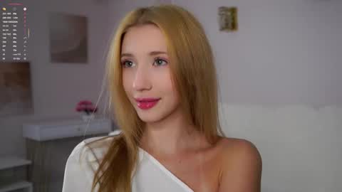 Lily online show from December 3, 2:51 pm