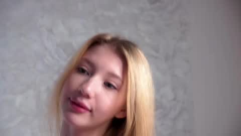 Lily online show from April 15, 7:58 pm