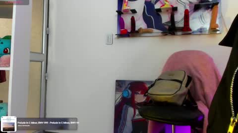Snapshot of sunofureku_melody chatting on October 23, 7:15 pm RAVENCLAU GIRL online show from October 23, 7:15 pm