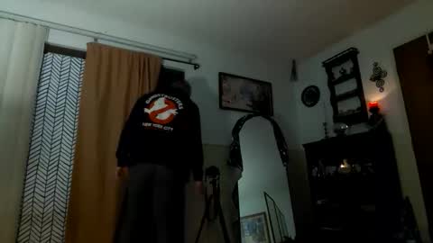 suns0ut_buns0ut online show from March 14, 9:24 am