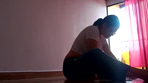 Annie online show from December 20, 6:26 pm