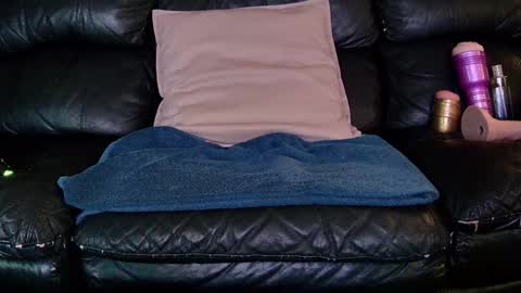 Snapshot of superduty5speed chatting on January 13, 3:45 am Thomas online show from January 13, 3:45 am