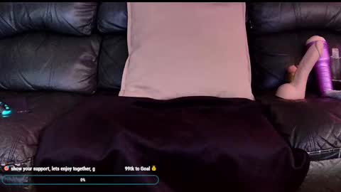 Snapshot of superduty5speed chatting on February 16, 7:38 pm Thomas online show from February 16, 7:38 pm