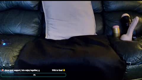 Snapshot of superduty5speed chatting on February 22, 5:34 am Thomas online show from February 22, 5:34 am