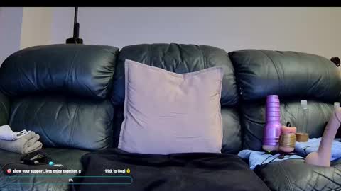 Snapshot of superduty5speed chatting on October 23, 4:14 am Thomas online show from October 23, 4:14 am