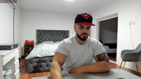 supermanboyxxl online show from November 27, 7:05 am